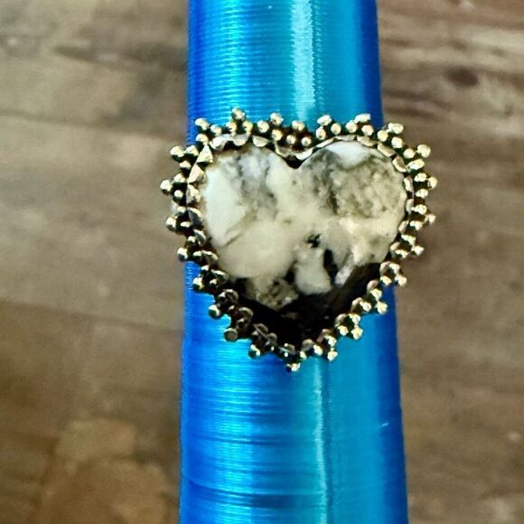 White Buffalo Turquoise Heart Gemstone Statement Ring Southwestern Stone Band 6 - Picture 3 of 7